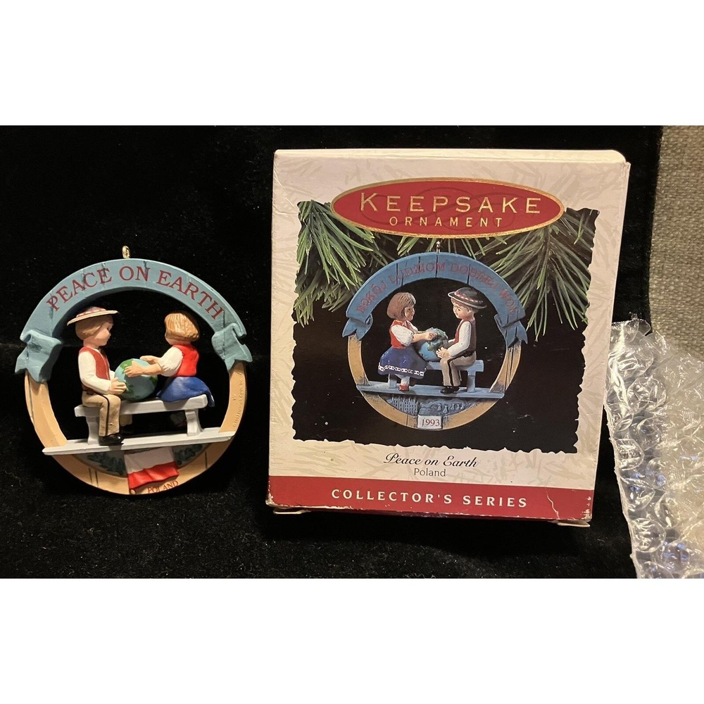 Hallmark Keepsake 1993 Peace on Earth Poland Ornament Collector Series QX524-2